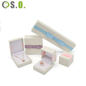 Boîtes cadeaux en papier pour colliers et pendentifs de luxe personnalisés, boîtes à bijoux en papier simili cuir gris de haute qualité, boîte à bijoux avec nœud - Product Image 3