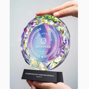 Di alta qualità CustomizedRound sfaccettature premio trofeo spilla da esterno in ottone artigianale di diamanti in cristallo colorato nome individuale inciso - Product Image 1