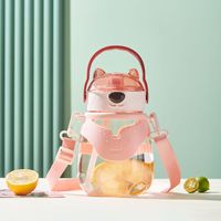 Tasse à eau en plastique de grande capacité avec paille pour les voyages en plein air des enfants à la mode Space Ton Ton Cup
