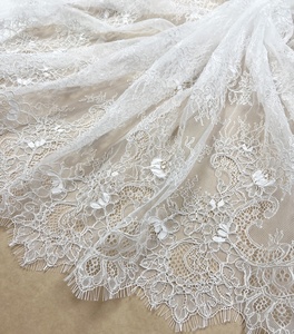Encaje Chantilly Francés Guipur con Bordado de Pestañas y Cordón, Tela de Encaje para Vestidos de Novia y Velos, Modelo AFFINITY - Product Image 5