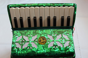 Les fabricants vendent des instruments de <span class=keywords><strong>clavier</strong></span> professionnels de qualité 22, touche <span class=keywords><strong>8</strong></span>, accordéon basse avec sac cadeau - Product Image 6