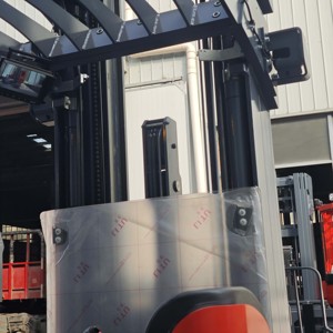 Carretilla Elevadora Eléctrica <span class=keywords><strong>de</strong></span> Tijera para Sistemas <span class=keywords><strong>de</strong></span> Estanterías <span class=keywords><strong>de</strong></span> Almacenamiento Profundo, con Control Preciso <span class=keywords><strong>de</strong></span> Desplazamiento Lateral y Alta Eficiencia <span class=keywords><strong>de</strong></span> Manejo - Product Image 6