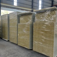 Panneaux muraux et de toiture ignifuges, isolants thermiquement et écologiques, structure sandwich à âme en laine de roche pour chambre froide