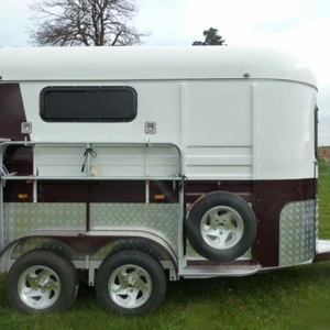 Remorque de luxe pour 2 chevaux à chargement oblique, 4 roues, auvent rétractable, châssis en acier allié, transporteur équin haut de gamme, remorque alimentaire tractable, garantie 1 an - Product Image 6