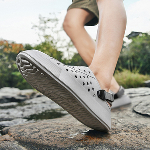 Sandalias de EVA Impermeables para Hombre con Logotipo Personalizado, Correa Ajustable y Dijes DIY para Playa y Agua - Product Image 3