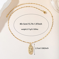 Venerable y Deslumbrante Collar con Colgante Ovalado de la Virgen de Guadalupe en Tono Dorado, con Relieve y Borde Festoneado, Joyería de Moda para Mujer, Regalo