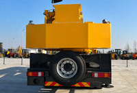 Grue mobile sur camion LTC1000L6, moment de levage de 3637 kN.m, portée des stabilisateurs de 8,1 m