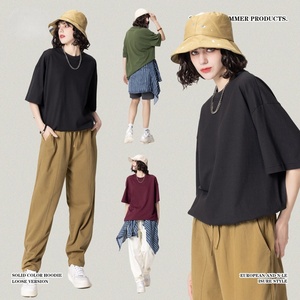 เสื้อยืดผู้ชายและผู้หญิงทรงหลวม รุ่นดรอปโชว์เดอร์ คอกลม แขนสั้น ทรงบ็อกซี่ ปี 2025 สำหรับสุภาพสตรี - Product Image 3