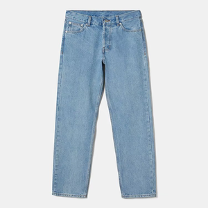 Jeans de Mezclilla Azul Claro para Hombre, Corte Regular, 100% Algodón, Cintura Media, con 5 Bolsillos, Presillas para Cinturón y Parche con Logotipo - Product Image 5