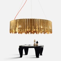 Lustre suspendu en cristal noir et or moderne de luxe sur mesure pour plafonds hauts, escaliers, salon, hôtel