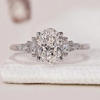 Bague de fiançailles en or massif 10K/14K/18K avec diamant de laboratoire ovale conique 3 carats et pierres latérales en cluster, certifiée IGI CVD/HPHT, personnalisable