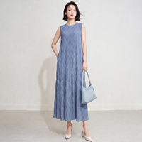 Robe plissée Miyake élégante pour femme, sans manches, à col rond, à effet d'ondulation, avec ourlet à volants