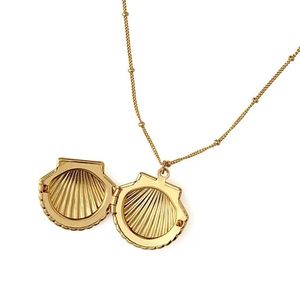 Collar de medallón de concha marina de joyería chapada en oro de moda personalizada de fábrica - Product Image 4
