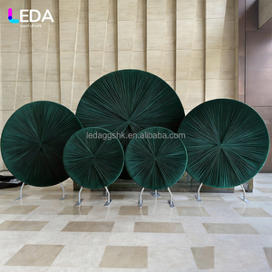 LEDA Eventos y Decoración: Nuevo Diseño de Soporte Redondo de Aleación de Aluminio Metálico Verde Oscuro para Interiores - Product Image 2