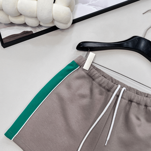 Pantalones cortos informales con cordón en la cintura para mujer, pantalones deportivos de verano con cintura elástica y rayas laterales - Product Image 3