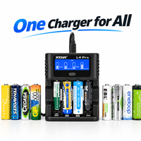 Chargeur de piles XTAR L4 Pro à 4 emplacements avec écran LCD de capacité visible, charge rapide et sécurisée pour piles AAA AA 1.5V Li-ion 1.2V NI-MH AA AAA