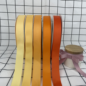 Nastro Grosgrain Dorato di Lusso, Ecologico e Durevole in Poliestere per Regali di Nozze, Decorazioni Natalizie e Feste, Fatto a Mano - Product Image 1