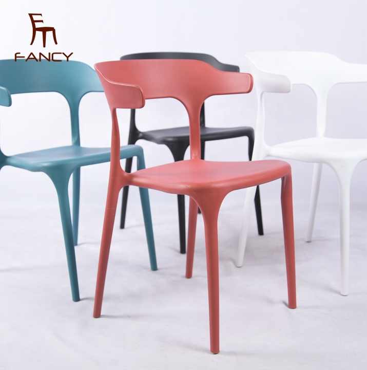 Modern Silla Cadeira Stacking Plastic Chair Cafe Restaurant Furniture Used PP Dining Plastic Chair for Cafe