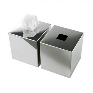 Boîte à mouchoirs en métal finition chrome, forme carrée, boîte à serviettes en acier inoxydable, designs personnalisables et distributeurs de serviettes durables - Product Image 1