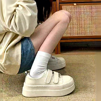 Nouvelles baskets pour femmes 2026 à semelle épaisse, à scratchs, mode polyvalente, décontractées, sportives, blanches, de créateur
