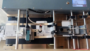 เครื่องพิมพ์ฉลากอิงค์เจ็ทแบบพกพา กึ่งอัตโนมัติ จากผู้ผลิตโดยตรง ความละเอียด 600dpi หน้าจอสัมผัส พิมพ์กล่องยาได้ รองรับการพิมพ์แบบแบ่งหน้า ความเร็วสูง - Product Image 3