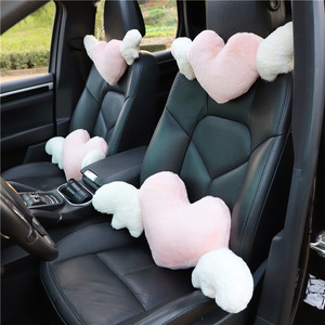 Coussin de nuque en peluche en forme de cœur avec dossier pour femmes, accessoires intérieurs de voiture, utilisation quatre saisons - Product Image 1