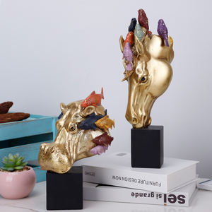 Redeco مجموعة نحت رأس حيوان ذهبي جديد ، زينة رأس حصان وحيد القرن ، إضافة دراسة لمداخل غرفة المعيشة - Product Image 4