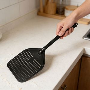 <span class=keywords><strong>Pelle</strong></span> à pizza rectangulaire de qualité supérieure avec tête en aluminium anodisé oxydé perforé et manche en fibre de carbone de 150 cm - Product Image 5