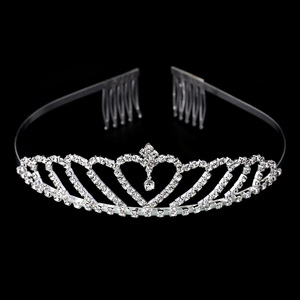 Hafif Lüks Rhinestone Kafa <span class=keywords><strong>Band</strong></span>ı Kalp şeklinde Elmas Taç Saç <span class=keywords><strong>Band</strong></span>ı Gümüş Renk Alaşım El <span class=keywords><strong>Band</strong></span>ı Düğün/Doğum Günü için - Product Image 1