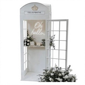 LEDA Cabine téléphonique vintage blanche de Londres pour livre d'or audio de mariage, accessoire photo et décoration pour événements - Product Image 1