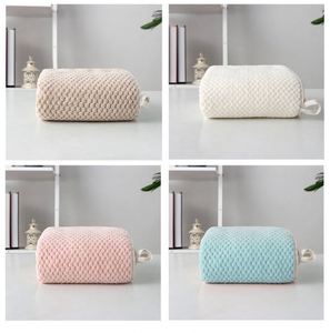 Serviette de Bain Grande Taille en Velours Corail Doux et Absorbant, Motif Ananas Tissé, Couleur Unie, Usage Domestique - Offre Spéciale - Product Image 4