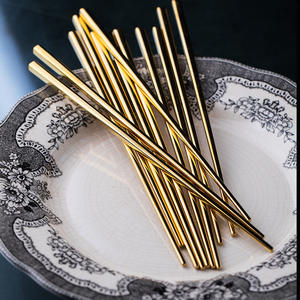 Palillos sostenibles <span class=keywords><strong>de</strong></span> acero inoxidable reutilizables <span class=keywords><strong>de</strong></span> 2 piezas, palitos <span class=keywords><strong>de</strong></span> <span class=keywords><strong>costillas</strong></span> <span class=keywords><strong>de</strong></span> <span class=keywords><strong>cerdo</strong></span> ligeros y duraderos para Fideos, olla caliente, alimentos para barbacoa - Product Image 5