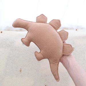 Jouet en peluche de <span class=keywords><strong>dinosaure</strong></span> doux mignon avec tissu de coton et couette de remplissage en coton PP pour cadeau d'anniversaire de bébé - Product Image 3