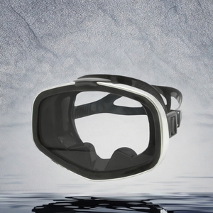 Masque de plongée sous-marine avec cadre en métal durable, lentille en verre trempé de 3,2 mm et trois fenêtres pour l'exploration des grands fonds - Product Image 3