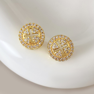 Boucles d'oreilles clous tendance en laiton avec zircon pour homme, idéales pour les soirées, plaquées or 18 carats et rhodium - Product Image 4