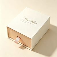 Boîte cadeau de luxe personnalisée, boîte à tiroir avec intérieur en EVA, extérieur en papier magnétique blanc, boîte à bijoux avec pendentif en velours bleu à angle droit