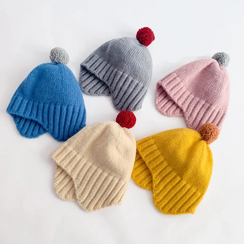 Topi Beanie Anak Hangat Logo Kustom Topi Musim Dingin Penutup Telinga Topi Beanie Pom untuk Anak dan Bayi