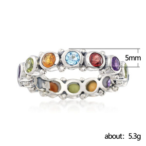 Anello con Fascia di Cristalli Multicolore a Fila Singola per Donne, Accessorio di Moda Minimalista per Uso Quotidiano - Product Image 3