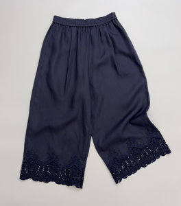 Pantalon droit taille élastique pour femme, respirant, mi-été, en tissu peigné ODM, avec broderie en dentelle épaisse, coupe large et courte - Product Image 2