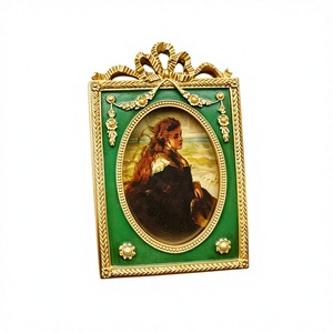 Cadre <span class=keywords><strong>photo</strong></span> en résine vert et or de style européen de luxe sur mesure haut de gamme avec sculpture en relief 3D et <span class=keywords><strong>verre</strong></span> pour la décoration de la maison - Product Image 1