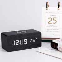 Draadloos opladen LED-klok Creatieve elektronische houten wekker Glow-in-the-Dark Spraakgestuurde thermometer Slaapkamer Kantoor