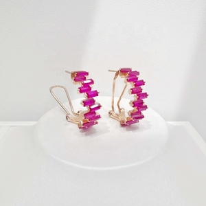 Pendientes de latón con circonita cúbica chapados en oro rosa, corte esmeralda, diseño geométrico moderno, joyería de fiesta para mujer, precio de fábrica. - Product Image 1