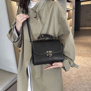 Fashion Luxury Handbags for Women Retro Embossed Design Crossbody Bag, Fashionable and Simple Shoulder Bag - Product Image 6