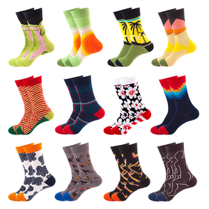 Chaussettes pour hommes à motifs imprimés colorés, respirantes, en coton, polyester et élasthanne, pour un usage quotidien, personnalisables - Product Image 1