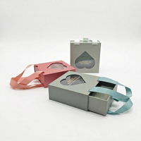Boîte à bijoux de luxe personnalisée de style tiroir avec fenêtre en forme de cœur, emballage en papier recyclable avec poignée en ruban pour bague, collier, cadeau
