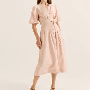 Vestido Camisero Rosa de Mezcla de Algodón - Cuello en V, Manga Corta Abullonada con Cinturón de Lazo - Product Image 1