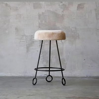 Tabourets de bar modernes en métal, vente en gros d'usine, chaises de bar hautes en tissu velours blanc rond pour la maison, le bar et l'hôtel