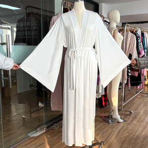 Usine mode respirant Modal <span class=keywords><strong>peignoir</strong></span> pour femmes vêtements <span class=keywords><strong>de</strong></span> nuit couleur unie Robe <span class=keywords><strong>de</strong></span> <span class=keywords><strong>bain</strong></span> lâche large <span class=keywords><strong>grande</strong></span> manches Robe élégante chemise <span class=keywords><strong>de</strong></span> nuit - Product Image 4