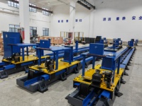 Robot de Soldadura Yaskawa AR1440 para Acero, Automatización de Soldadura de Vigas en H e I con Plataforma de Piso Larga y Estructura de Pórtico