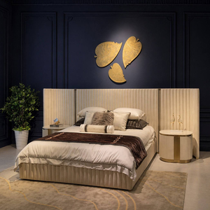 Divisorio a canali completi con finiture oro, <span class=keywords><strong>Testiera</strong></span> allungata, Comodino coordinato scanalato, Piano in marmo, Lusso italiano - Product Image 2